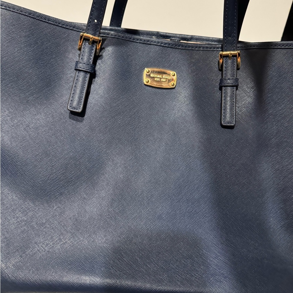 Michael Kors tote 👜 - Picture 2 of 6